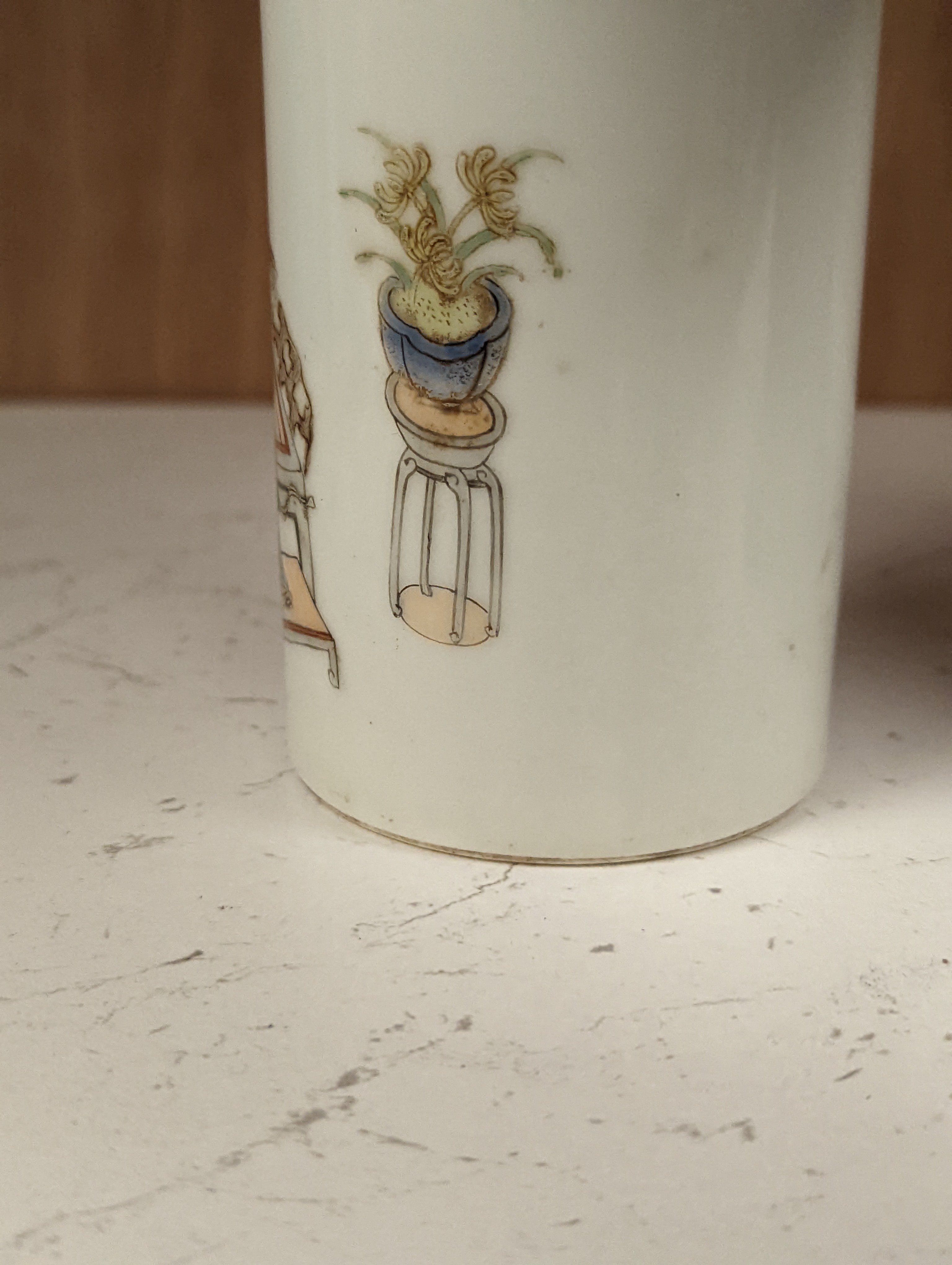 A Chinese famille rose brushpot - 11cm high